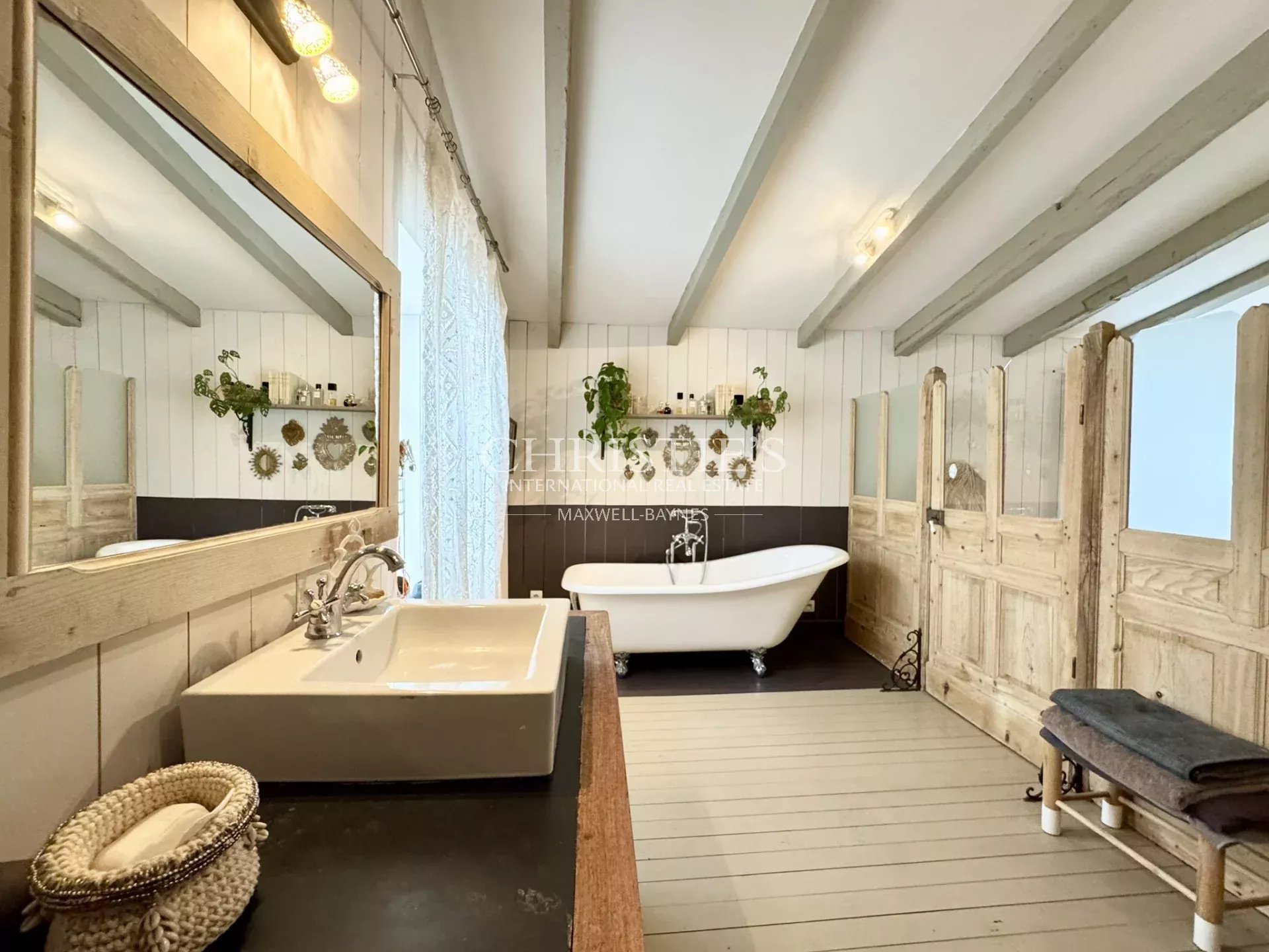 5 Bedroom Villa/Townhouse's Image 14