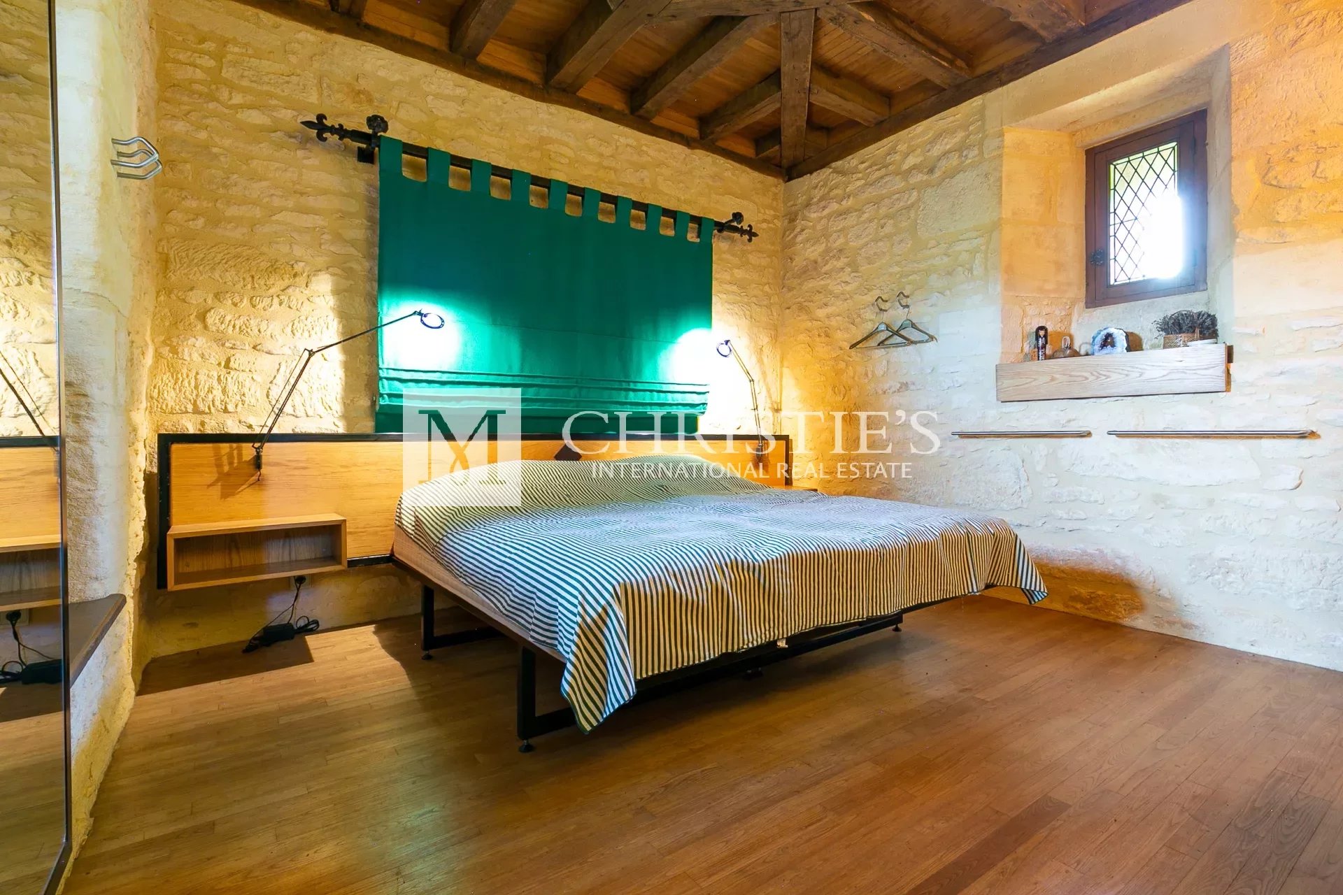 9 Bedroom Chateau's Image 17