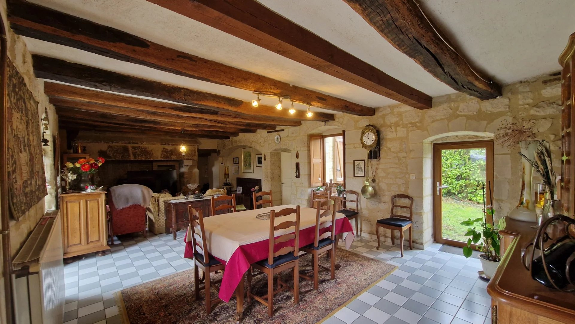 Propriété de charme avec maison et nombreuses dépendances