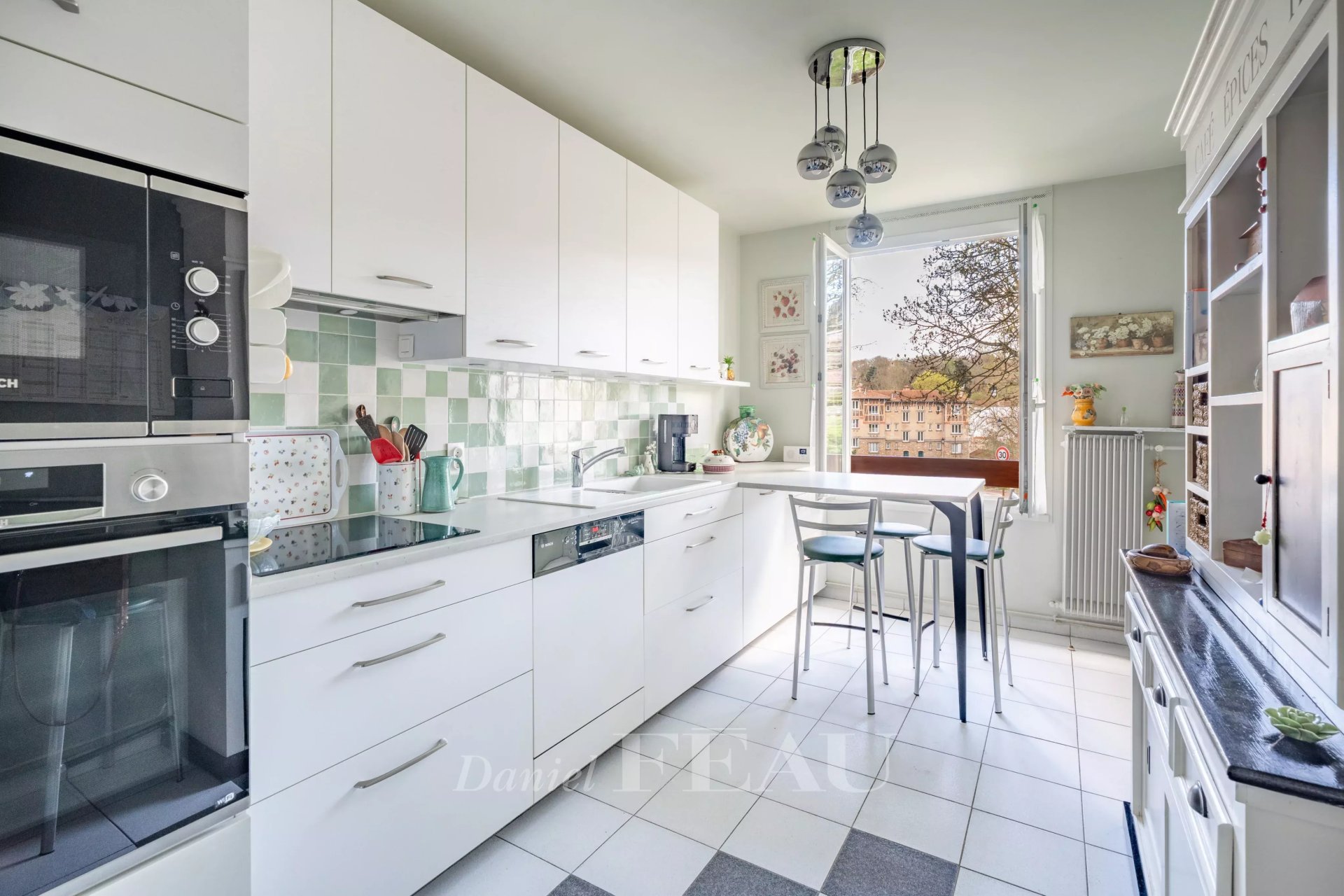 3 Bedroom Apartment/Flat's Image 3