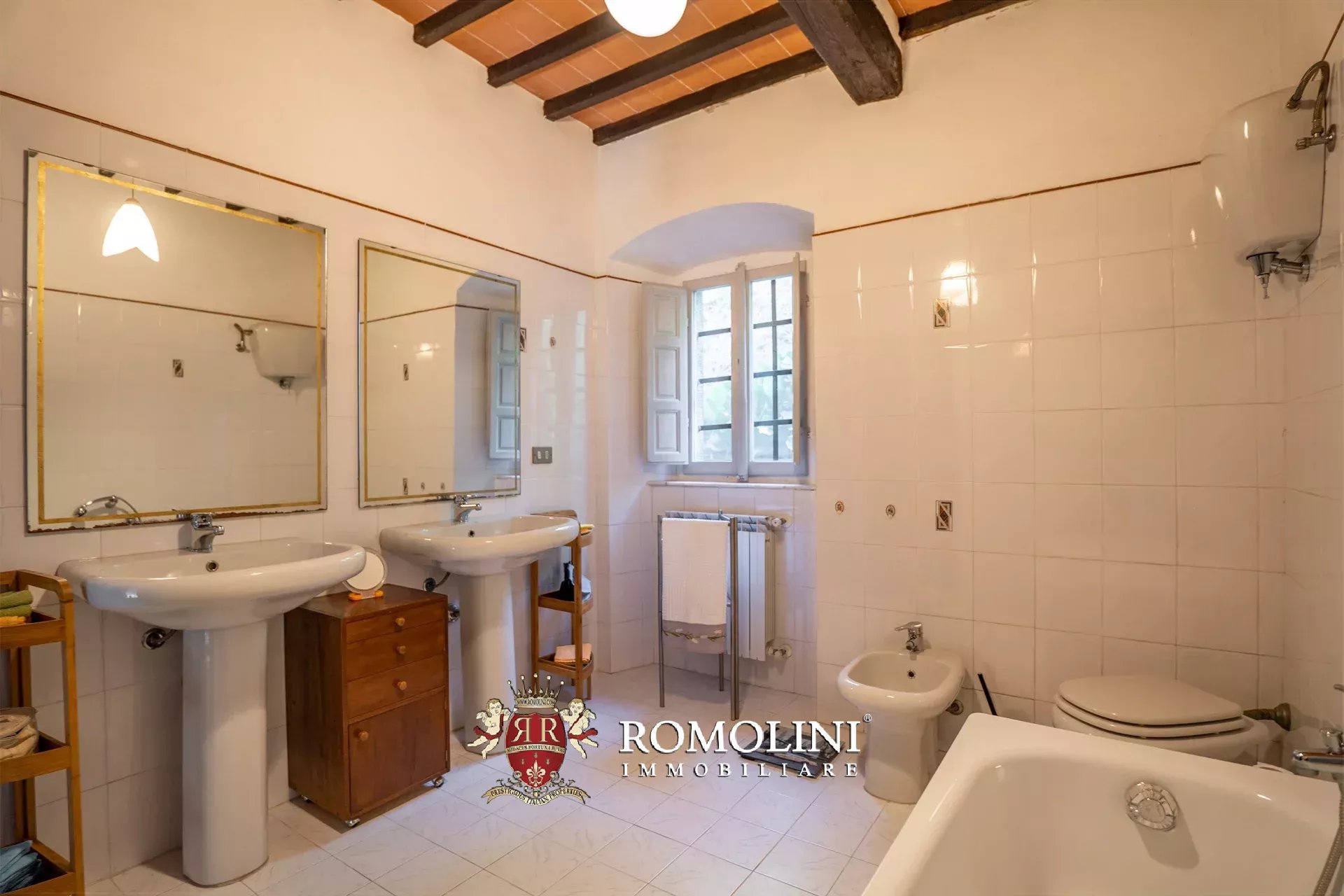 6 Bedroom Villa/Townhouse's Image 49