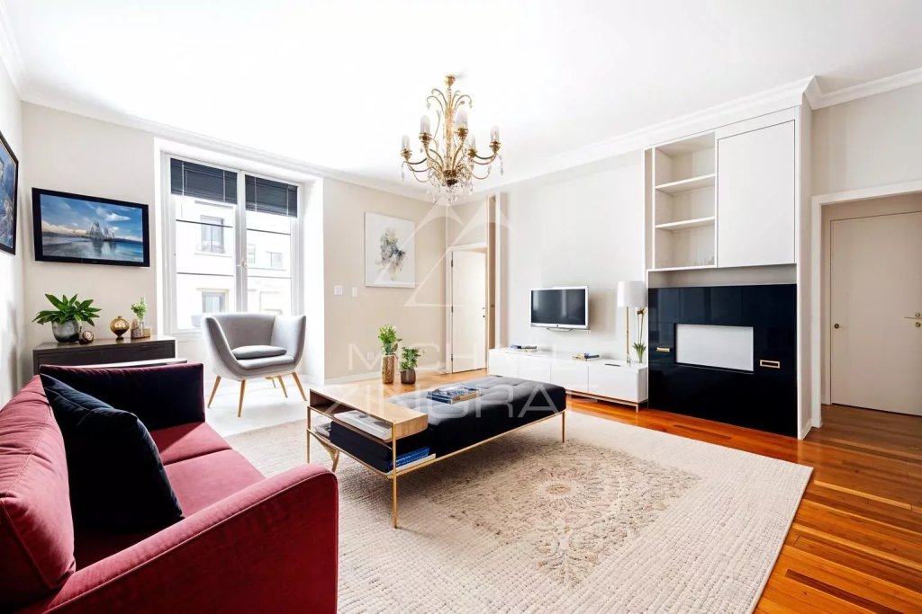 Apartment for sale in Paris — FOR SALE - PERFECT CONDITION APARTMENT 2 ROOMS - RUE DE VARENNE