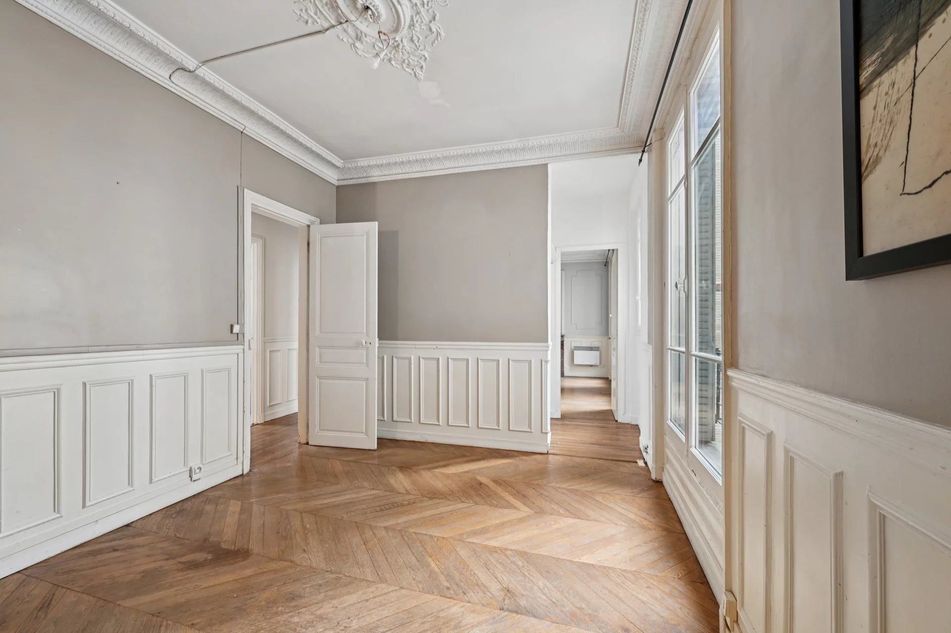 Paris XVe Necker, nice quiet apartment in a 1930 building