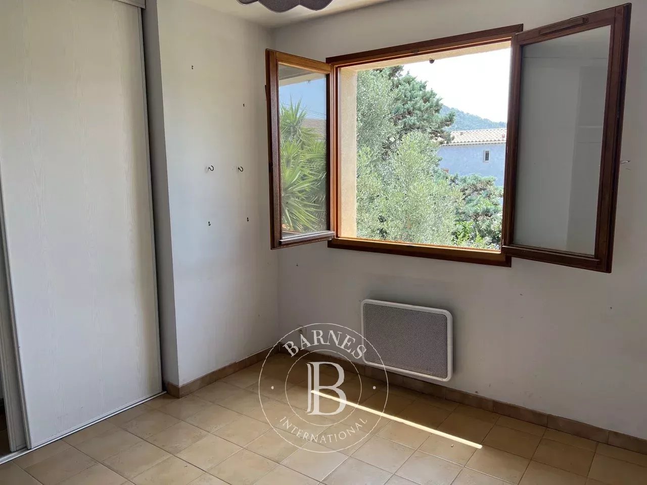 Ev Marseille 8ème - picture 4