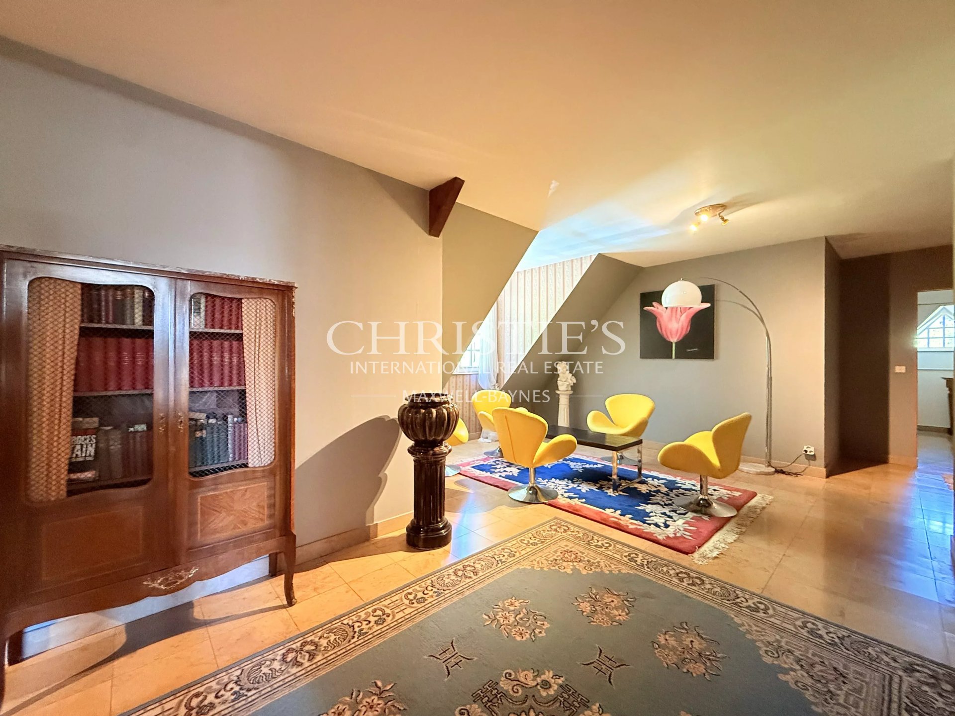 11 Bedroom Villa/Townhouse's Image 19