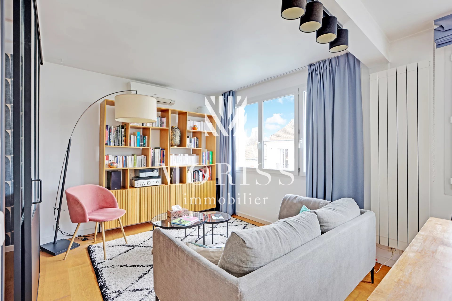 RUE DE LA SOLIDARITE / 2 PIECES 42M2 DERNIER ETAGE - Image Array