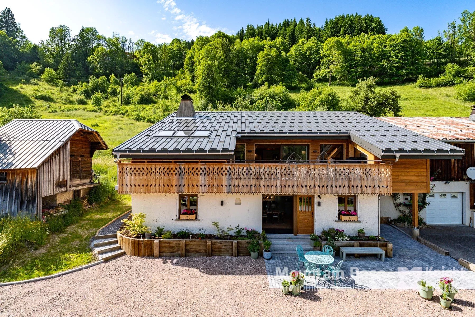 Photo of Stunning 7 bedroom chalet in La Côte d’Arbroz