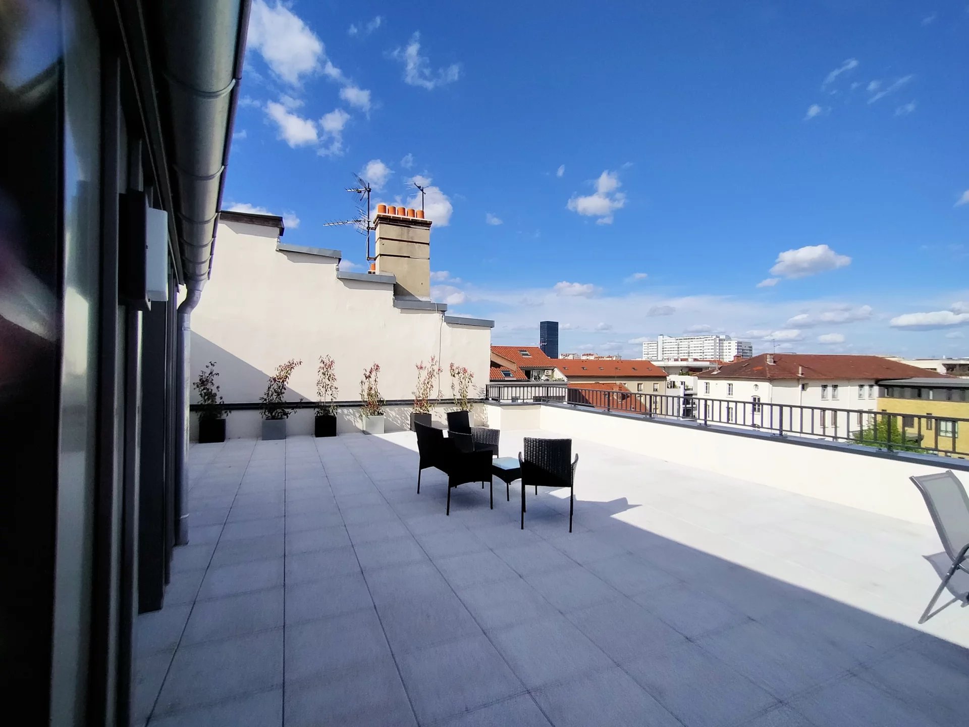 82356001 Location Lyon 7ème