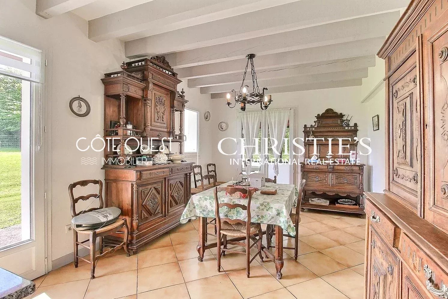 5 Bedroom Villa/Townhouse's Image 4