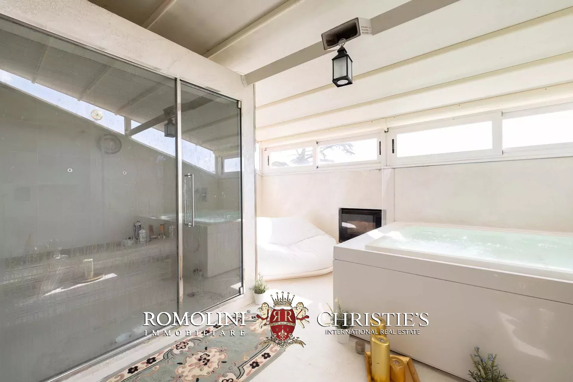 15 Bedroom Villa/Townhouse's Image 81