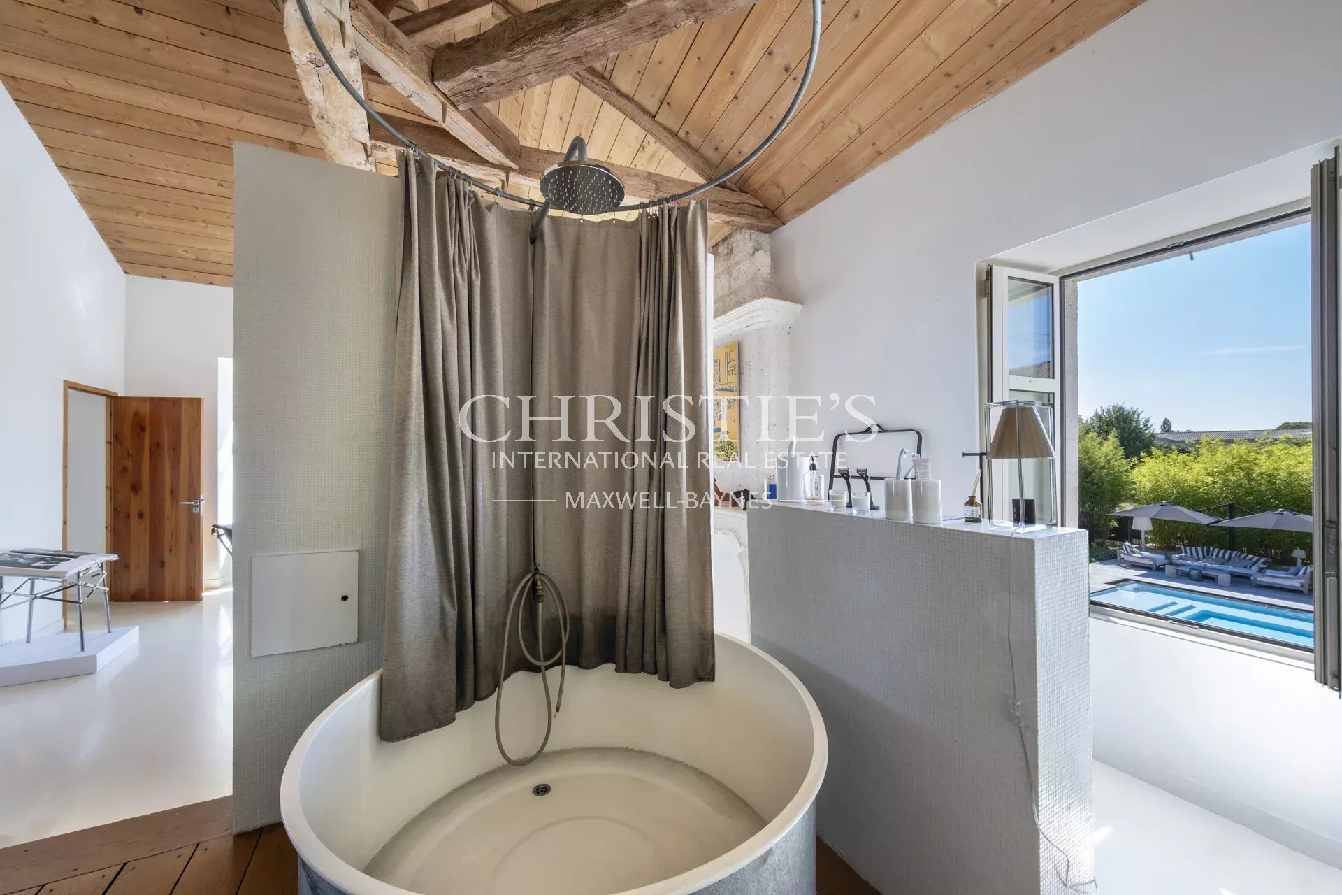 13 Bedroom Villa/Townhouse's Image 28