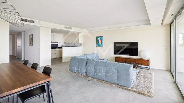 SOLE AGENT : Superb 4-room apartment with panoramic sea view — photo 7