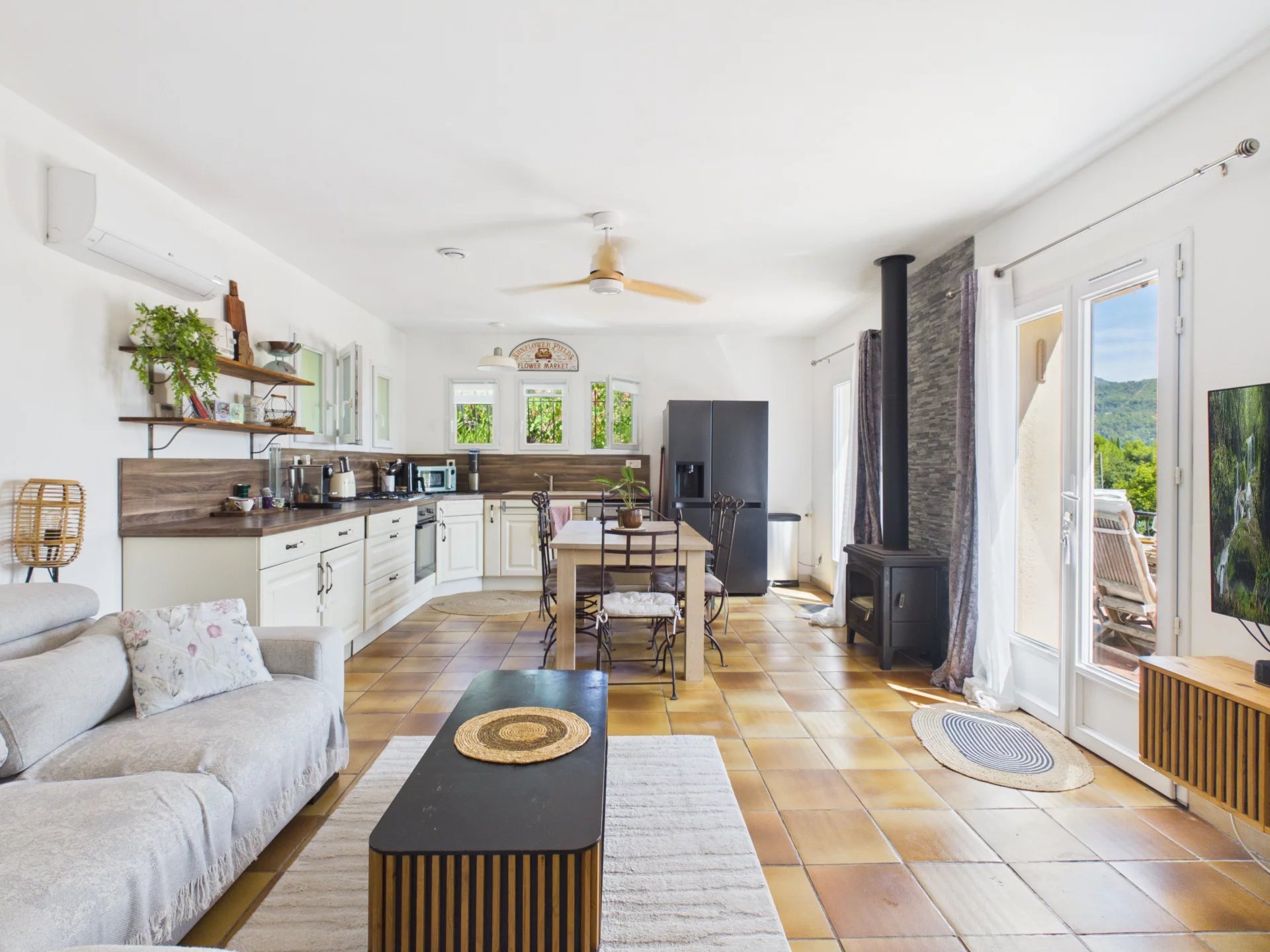House with a view walking distance to the village - Seillans