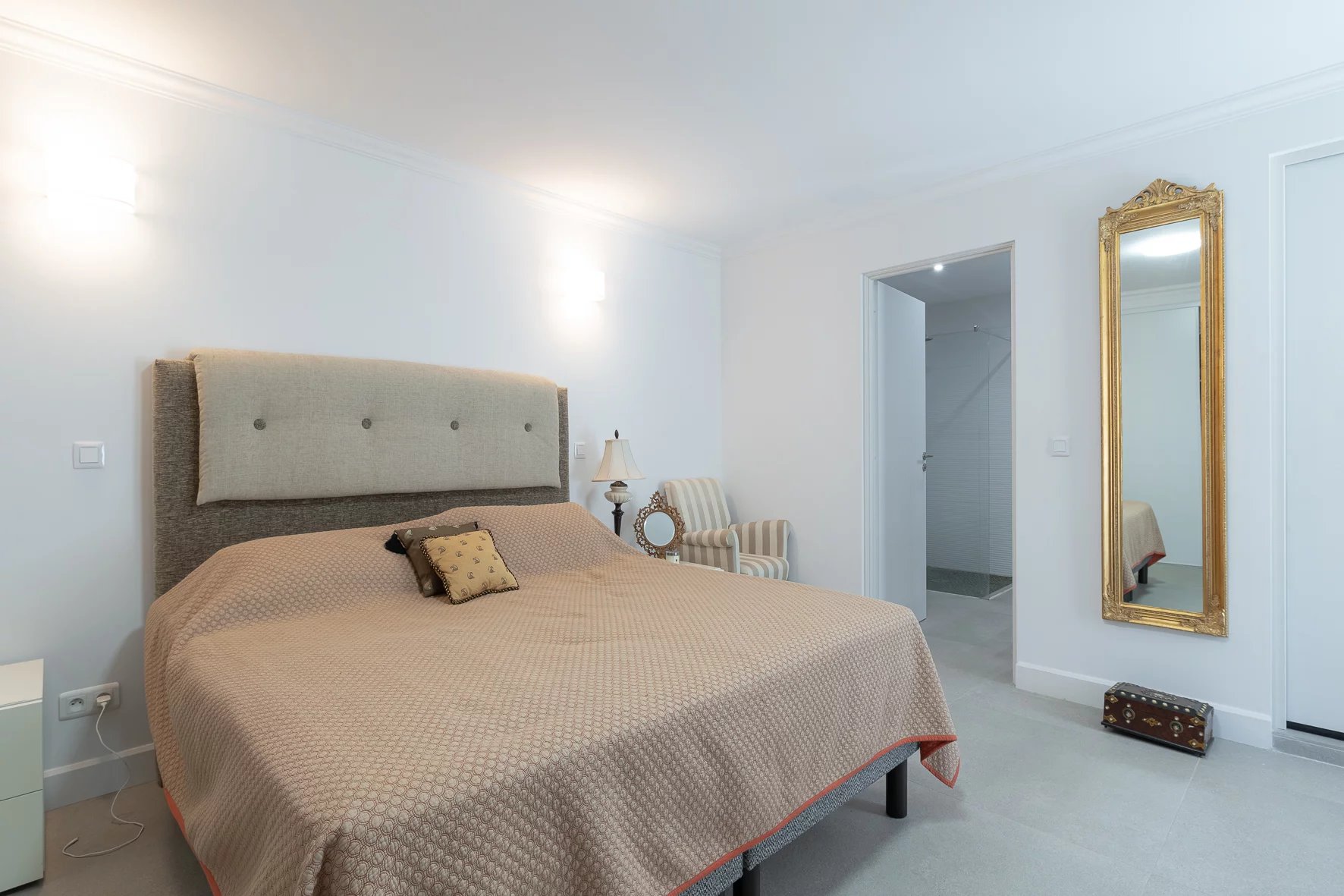 Magnificent 14th century property with pool  - Callian