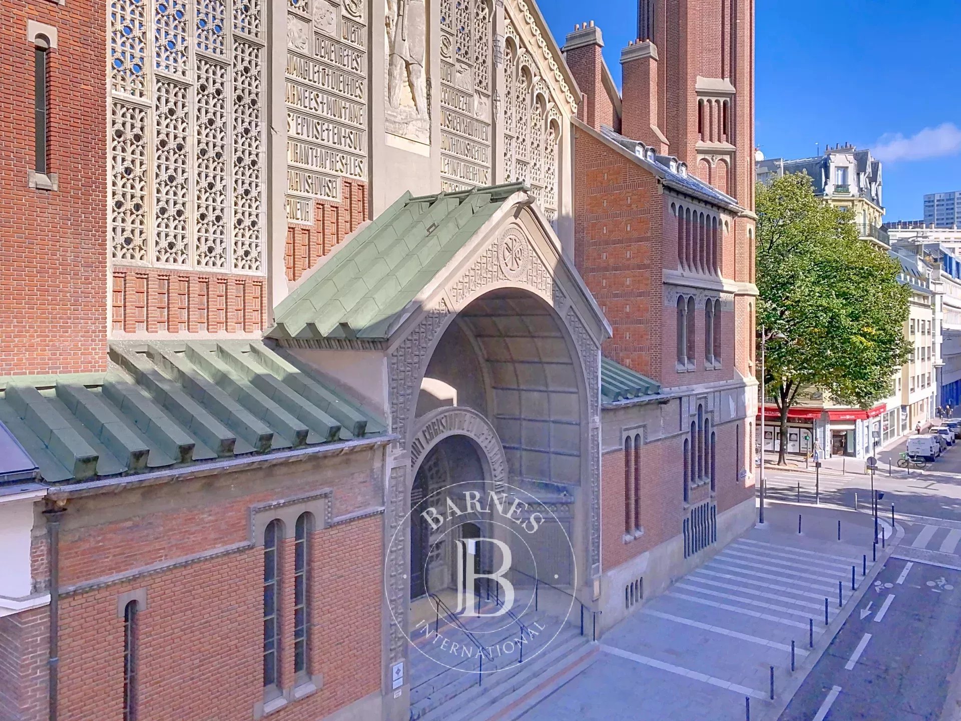 Presented by the Rental... - picture 3