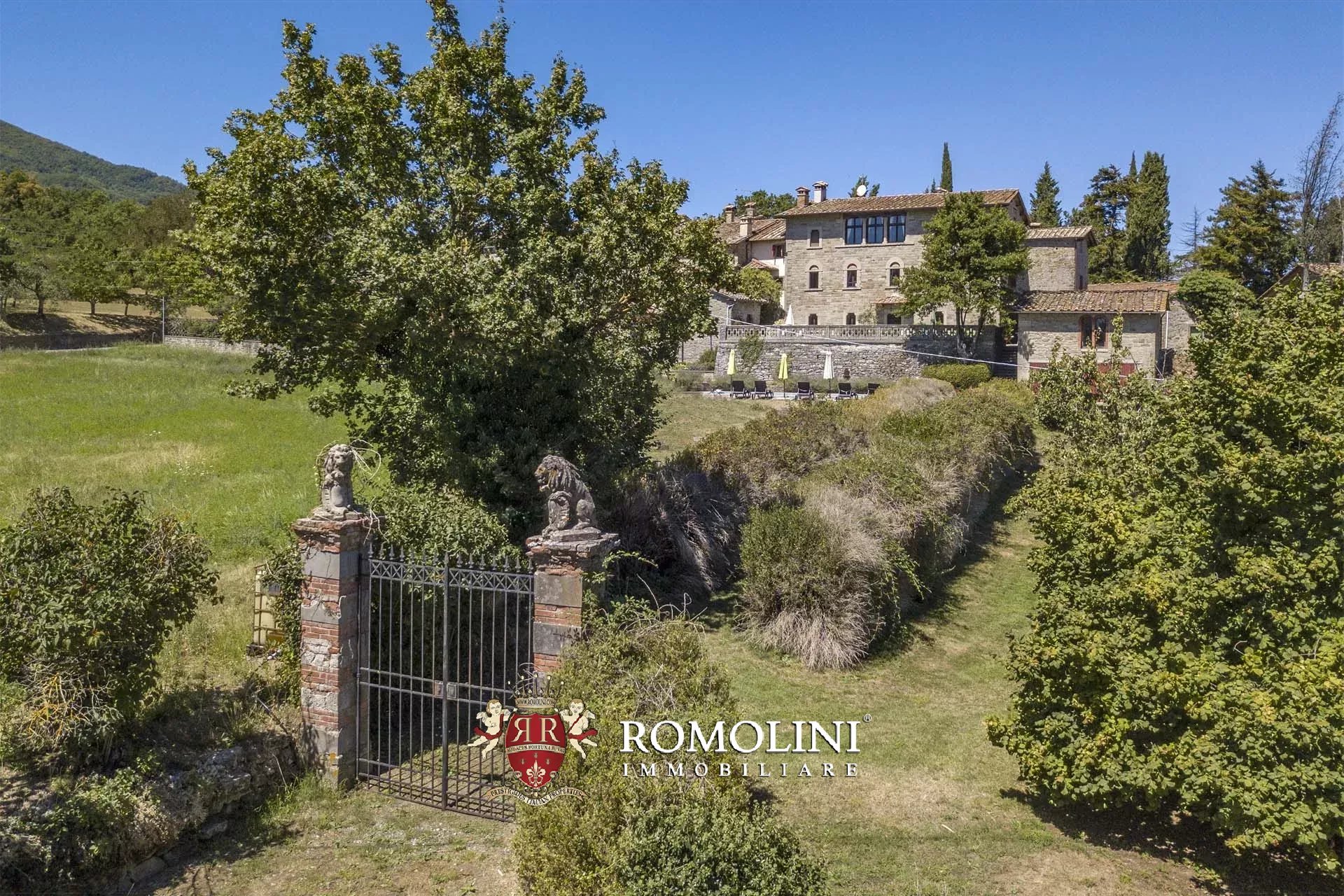 10 Bedroom Villa/Townhouse's Image 27