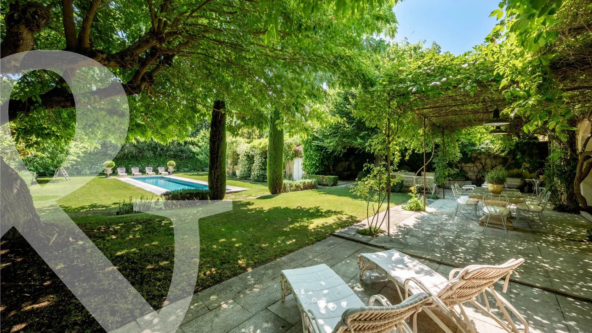 NOBLESSE ET ELEGANCE