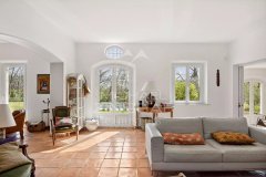 Elegant Architect-Designed Bastide with Expansive Landscaped Grounds — photo 5 of 7