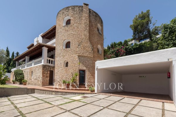 Luxury Villa in Can Furnet, Ibiza | Panoramic Sea View Family Estate — photo 6