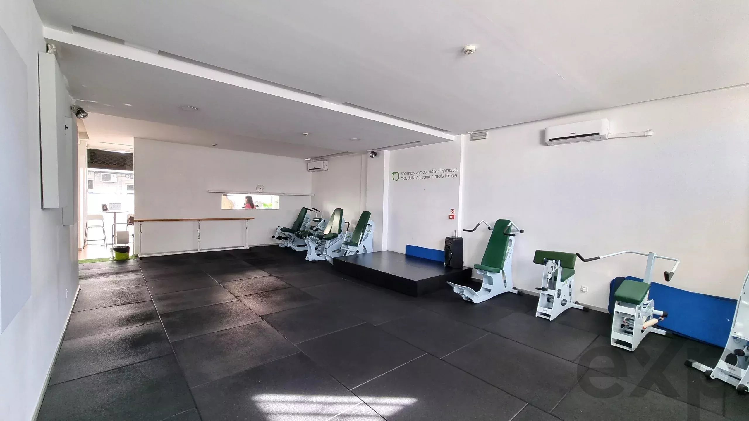 Store with profitability in Benfica central zone 86662021 image 2