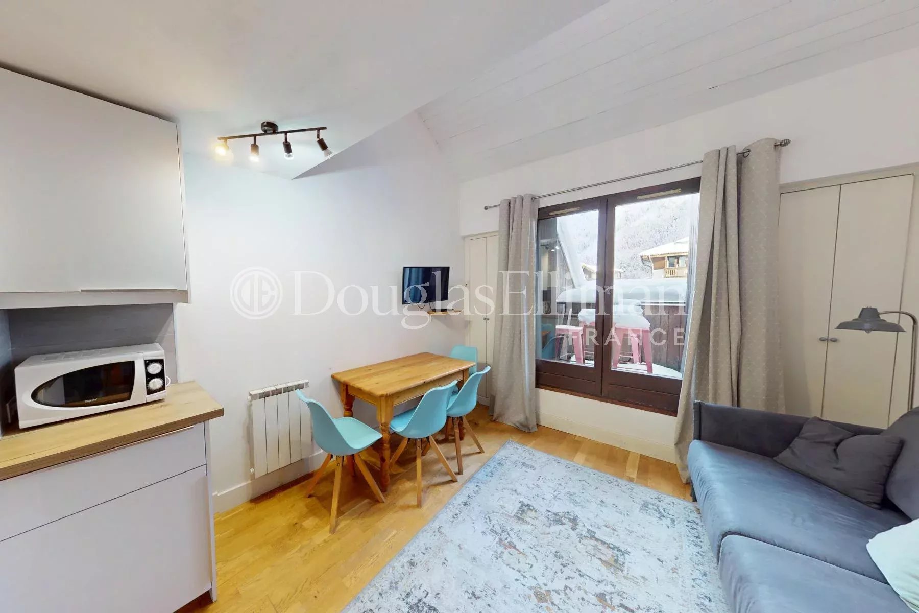 CHAMONIX :Renovated dupex apartment with balcony in Chamonix Sud