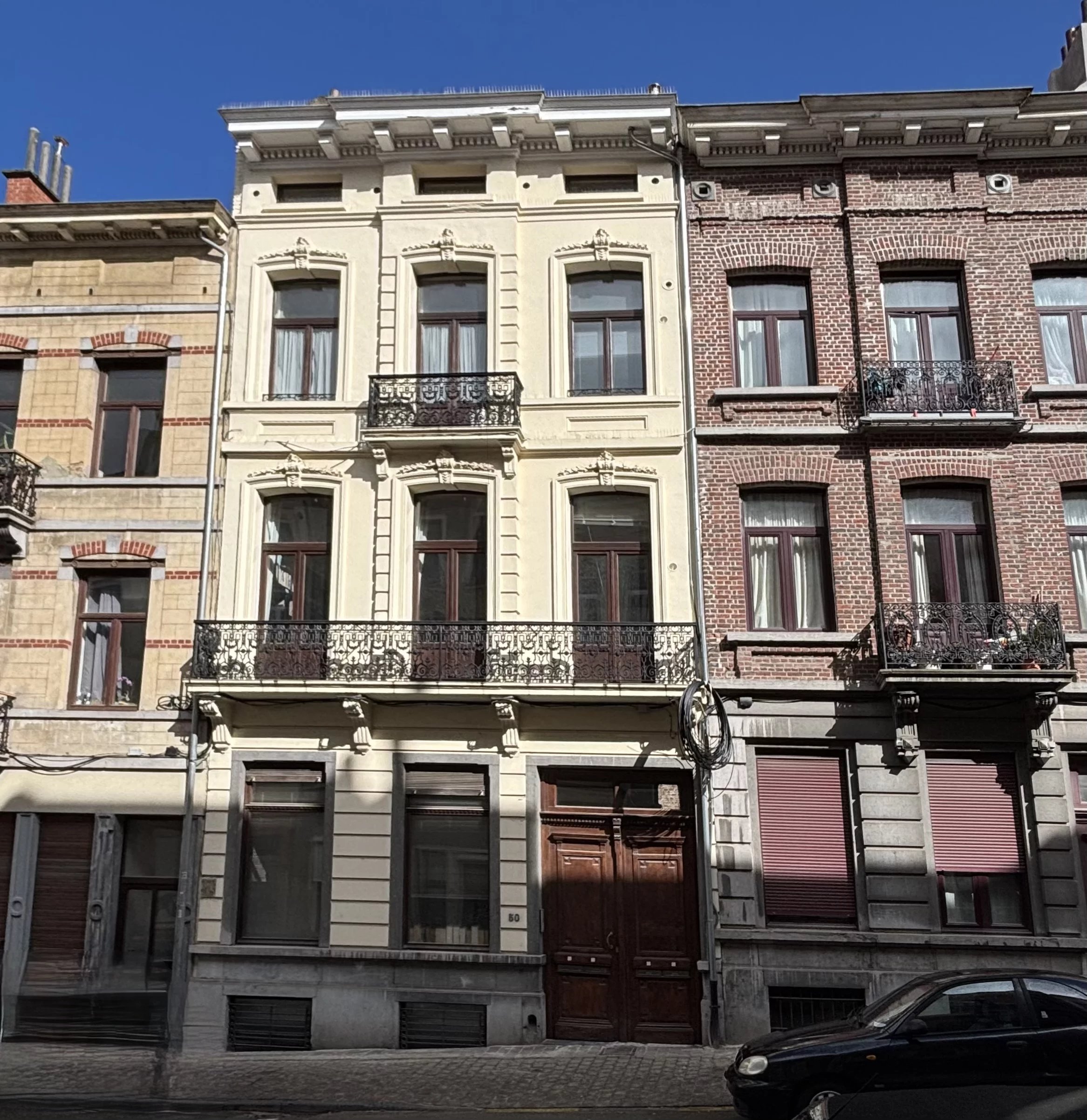 Large and elegant Brussels house with rear house