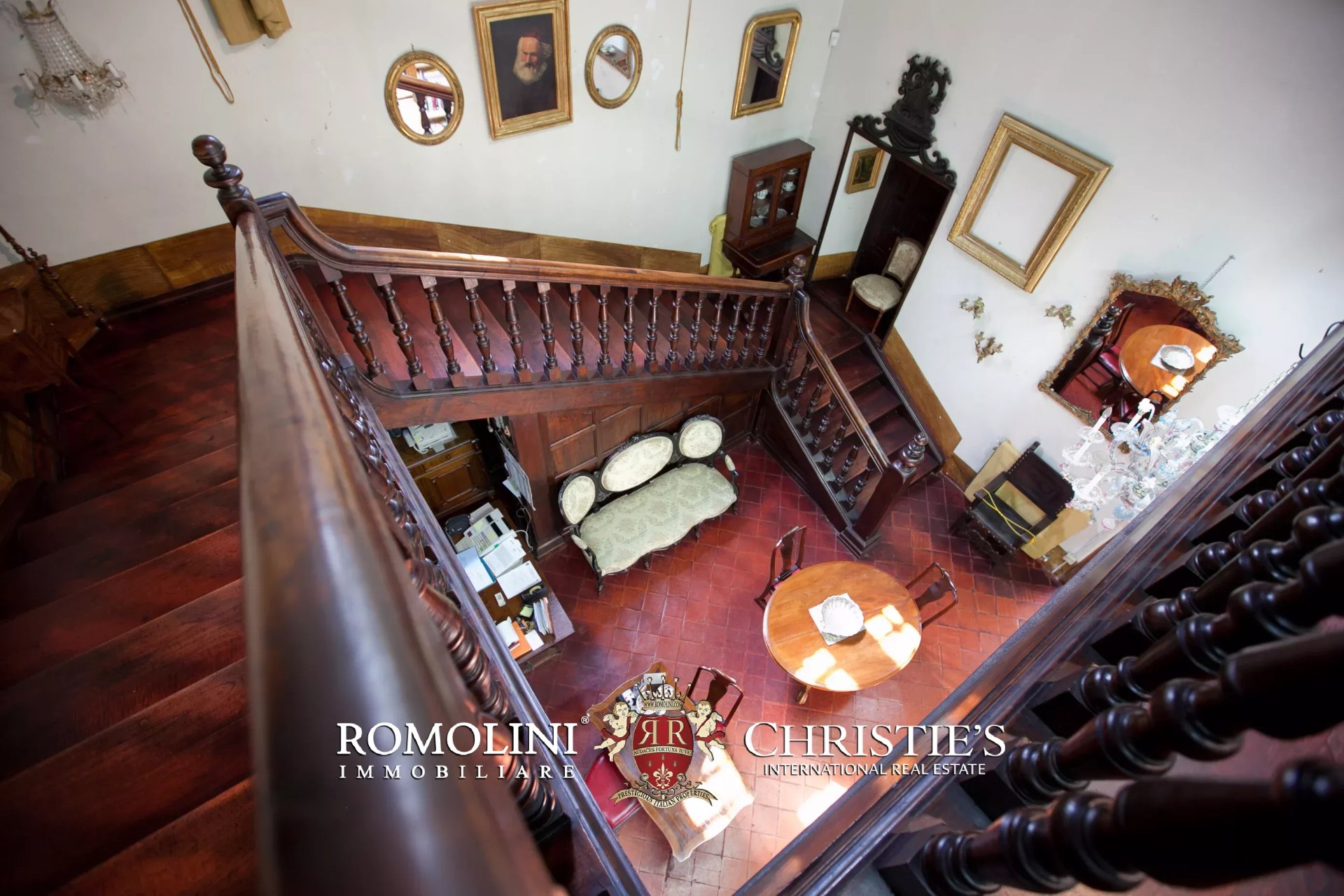 6 Bedroom Villa/Townhouse's Image 19