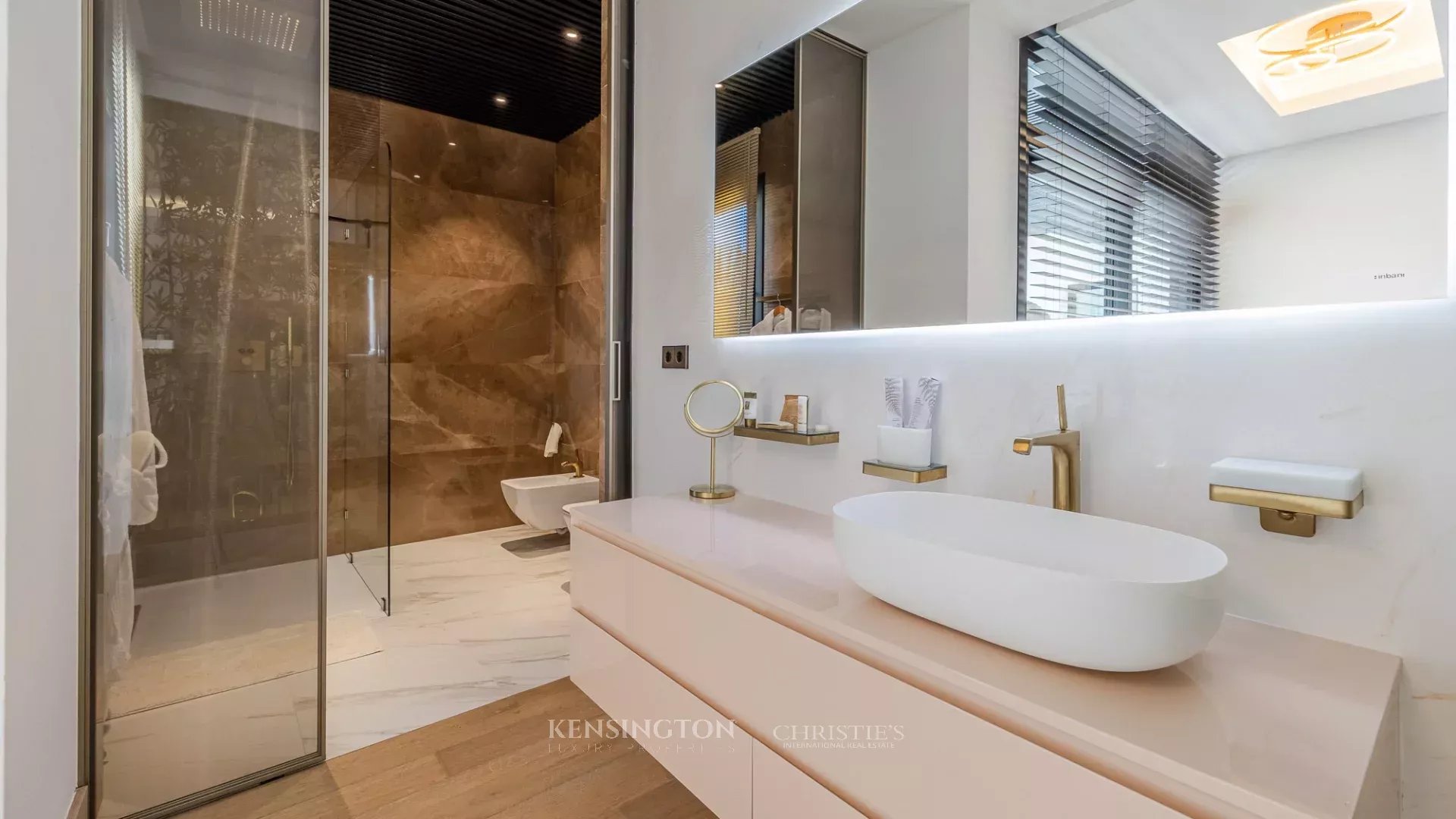 4 Bedroom Villa/Townhouse's Image 54