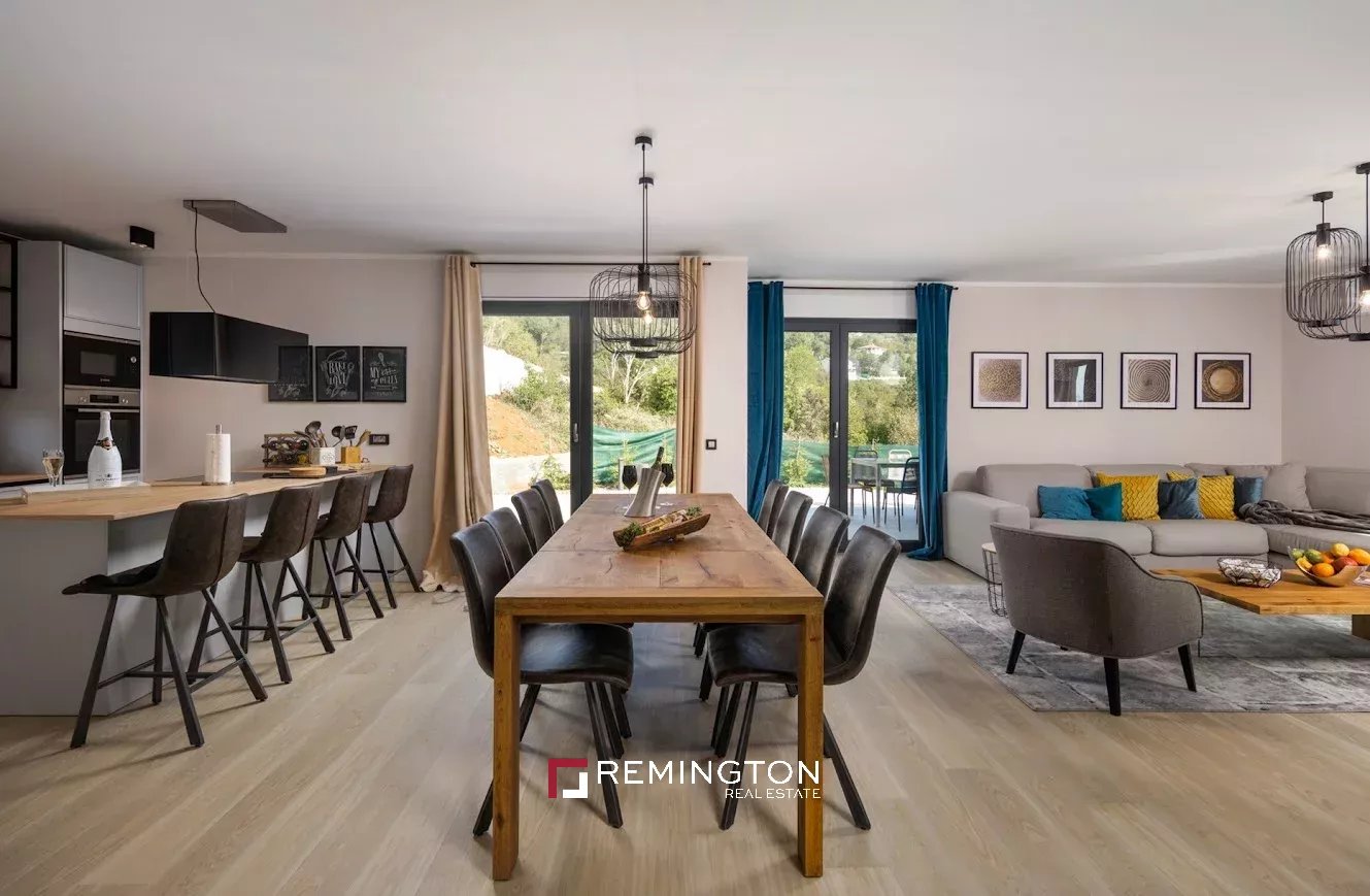 3 Bedroom Villa/Townhouse's Image 17