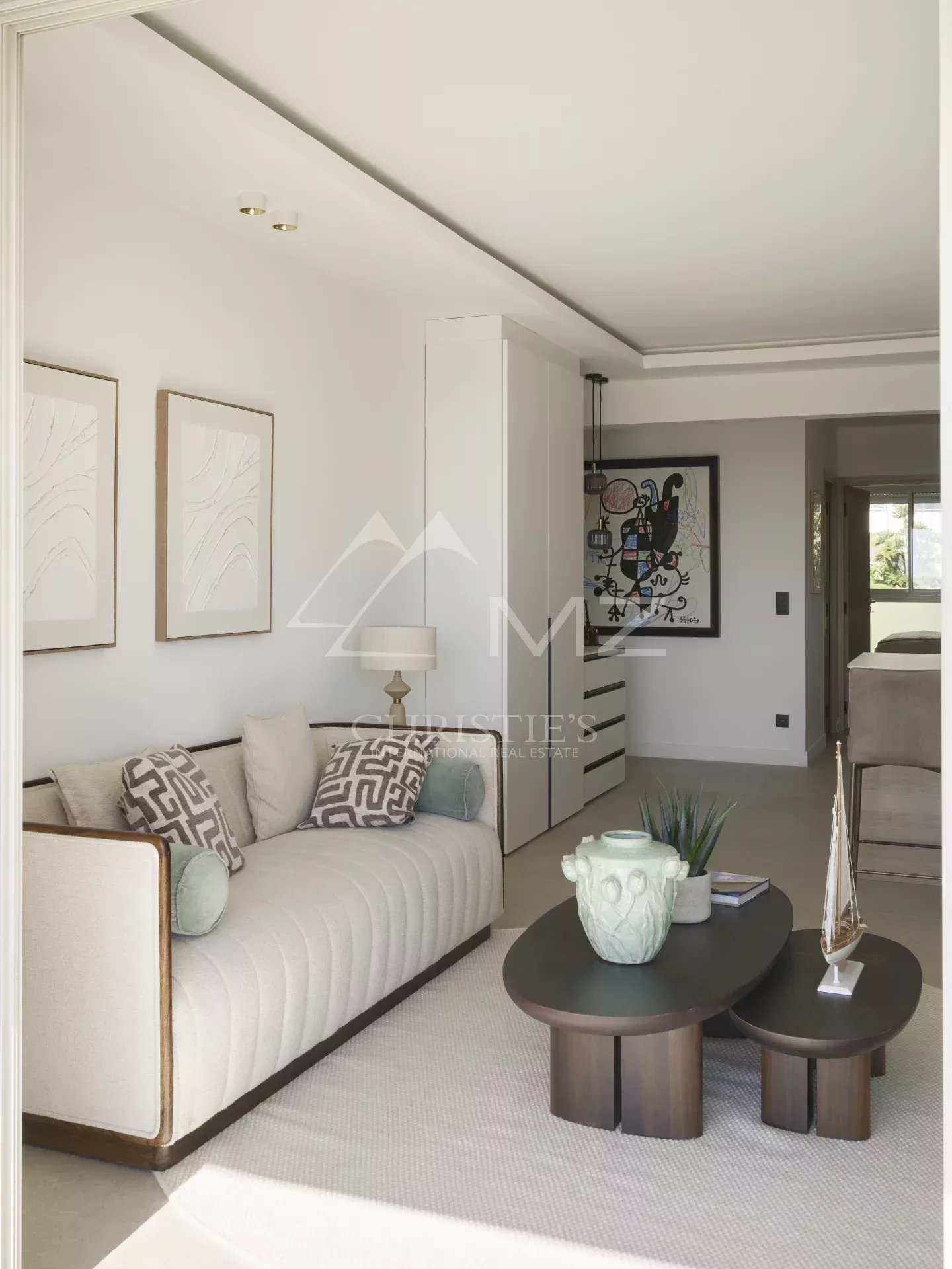 2 Bedroom Apartment/Flat's Image 3