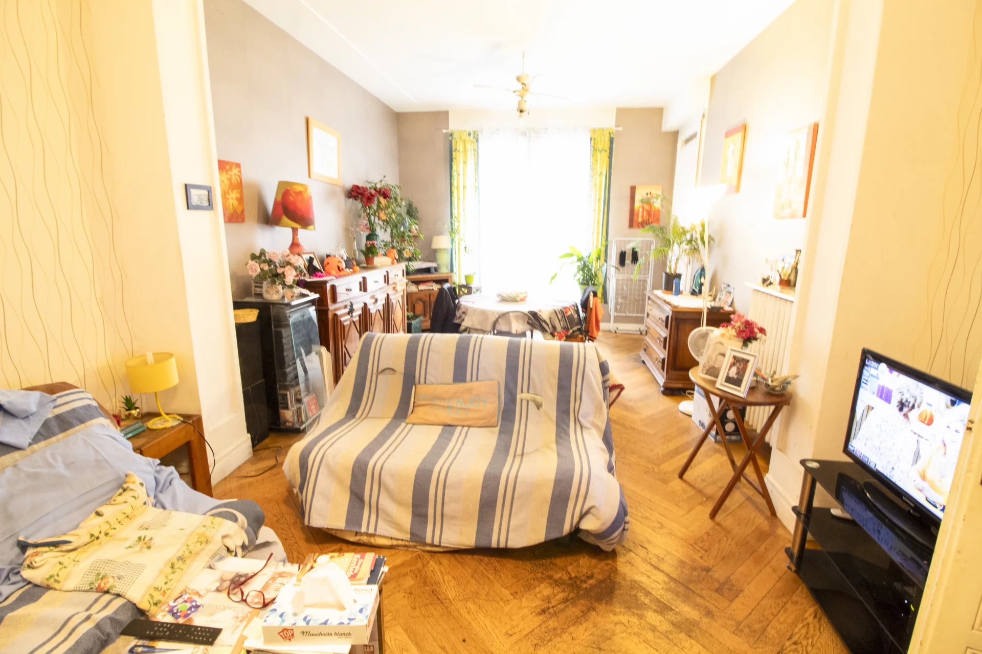 HAUT GAMBETTA - Grand 2P 65m² - VENDU LOUÉ - A rénover - Gros potentiel - 150.000 €