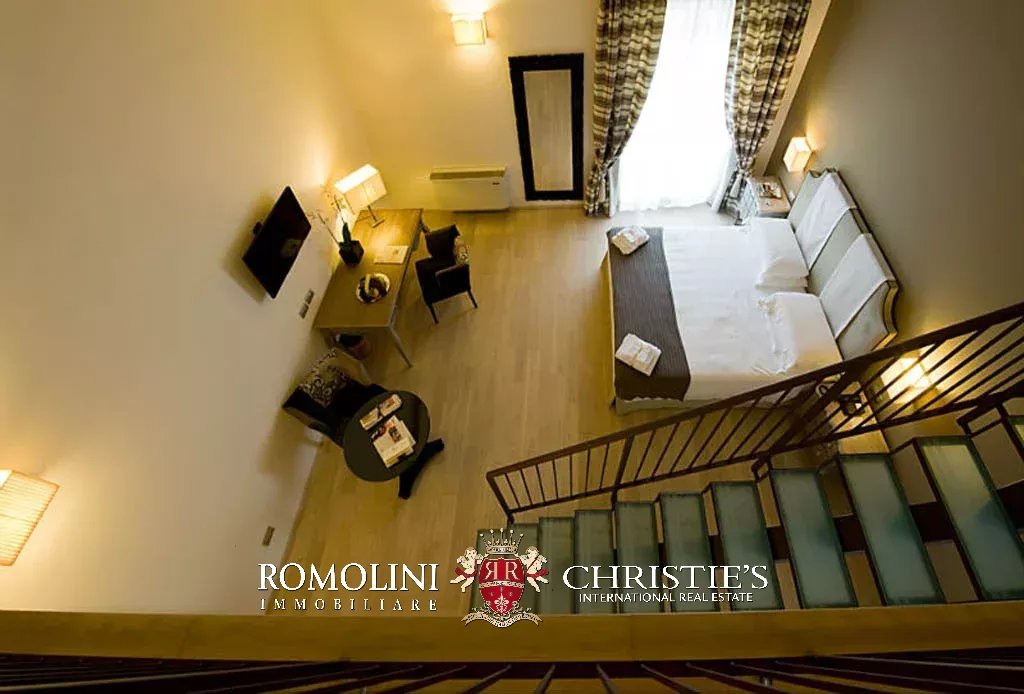 52 Bedroom Villa/Townhouse's Image 41