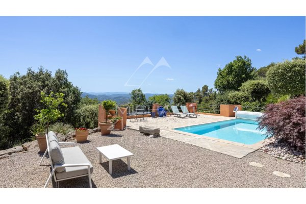 Renovated Villa with Panoramic Views, Heated Pool and Guest Apartment – A Peaceful Oasis - — photo 3
