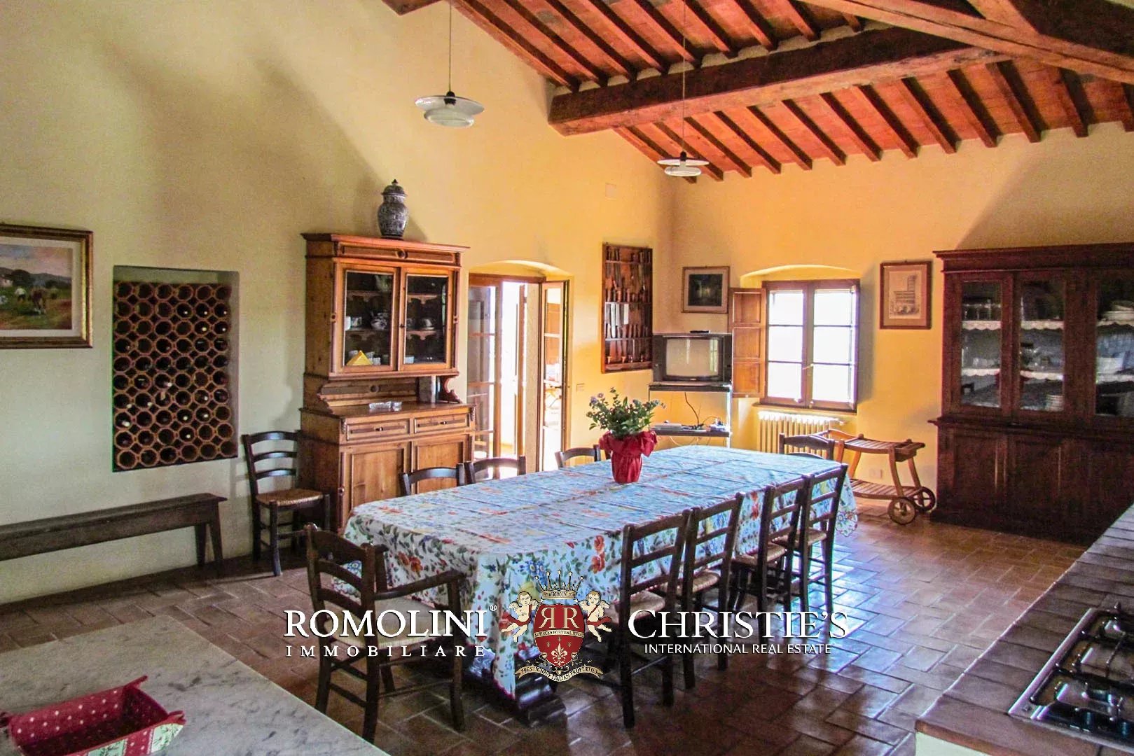 6 Bedroom Villa/Townhouse's Image 38