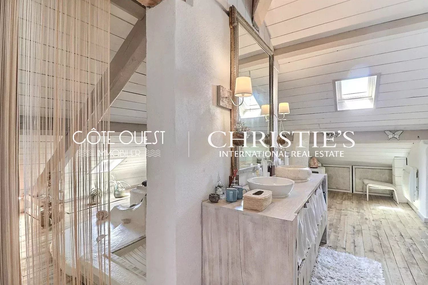 8 Bedroom Villa/Townhouse's Image 16