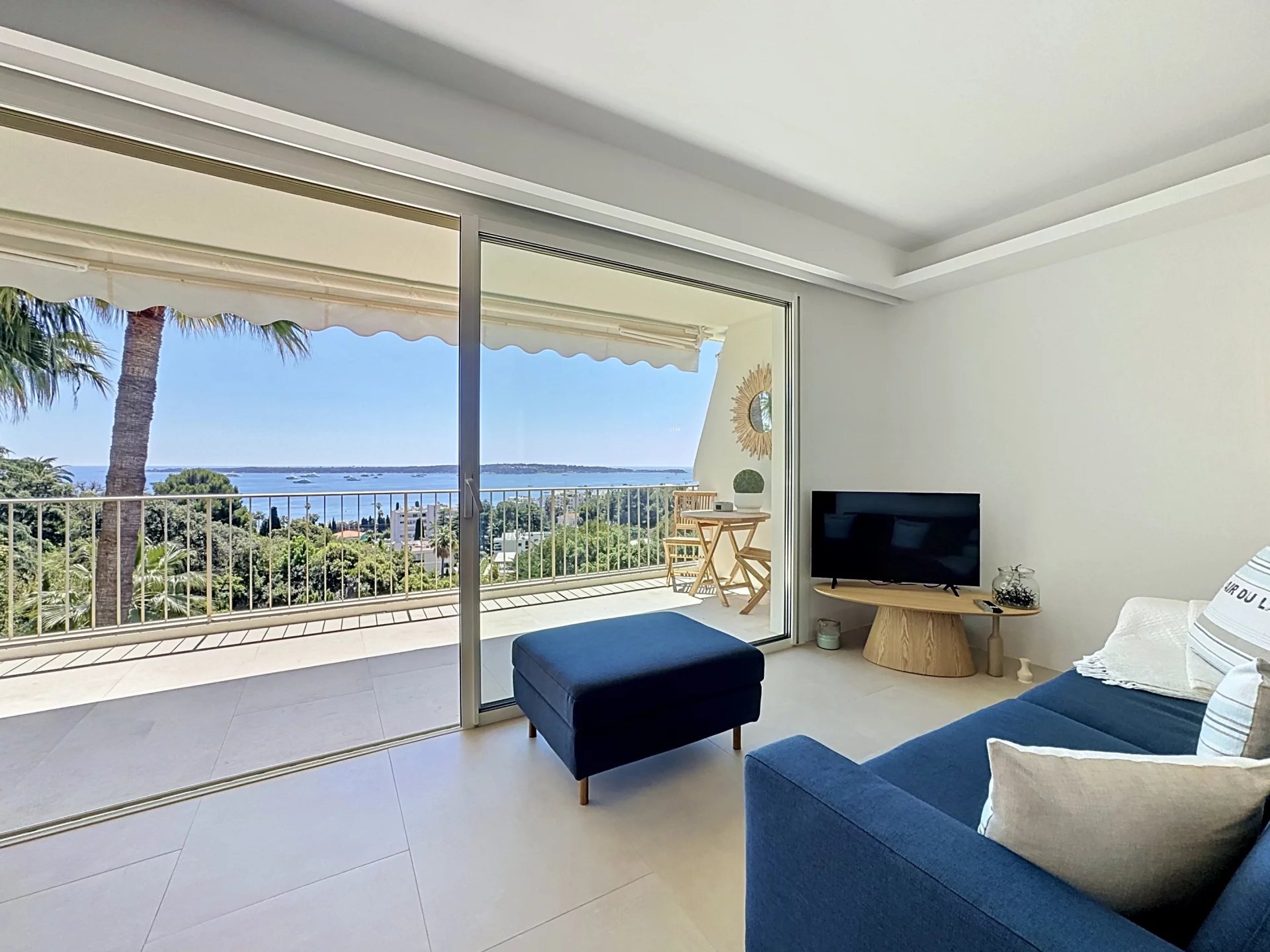 Modern 1-Bedroom Apartment with Panoramic Sea Views
