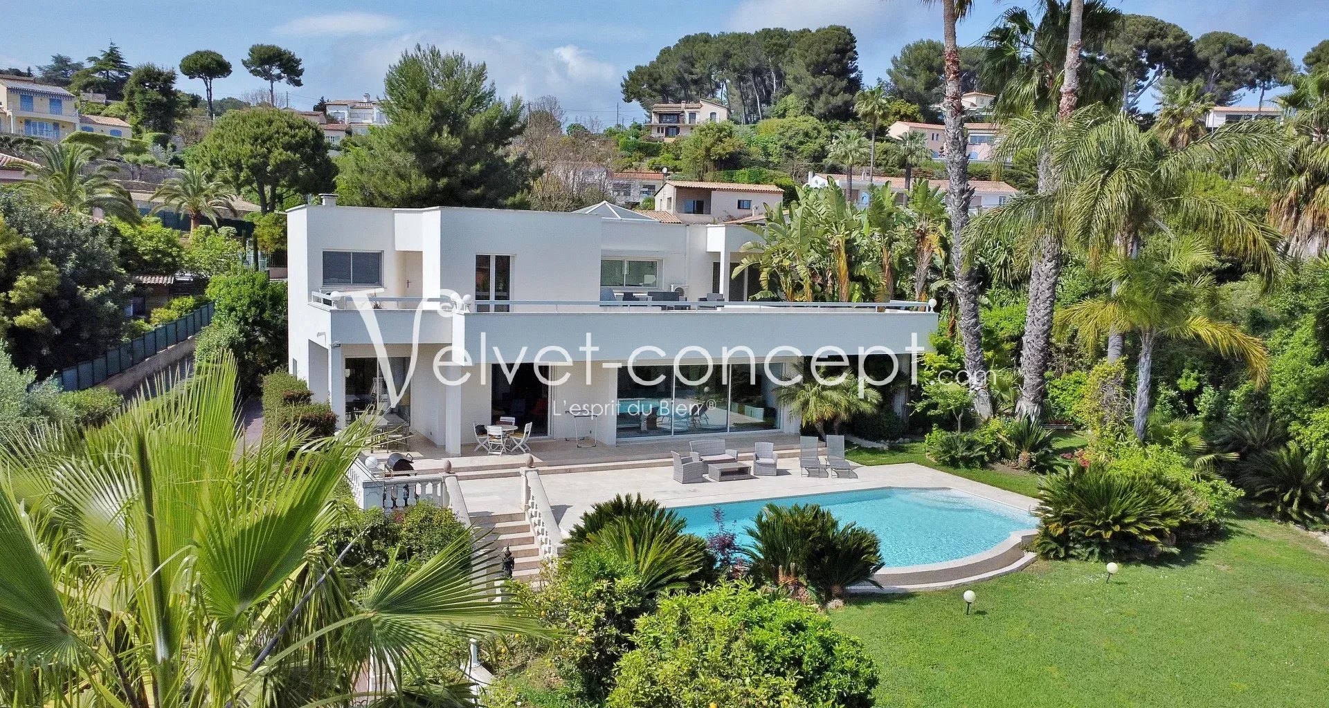ANTIBES - Villa Contemporaine - Vue Mer - Calme -