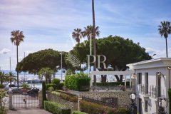 Cannes renovated 5 bedroom villa on La Croisette with sea view — photo 3 of 7