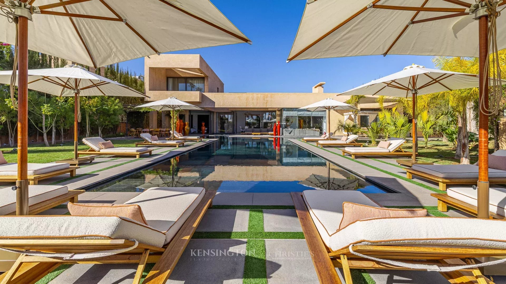 6 Bedroom Villa/Townhouse's Image 8