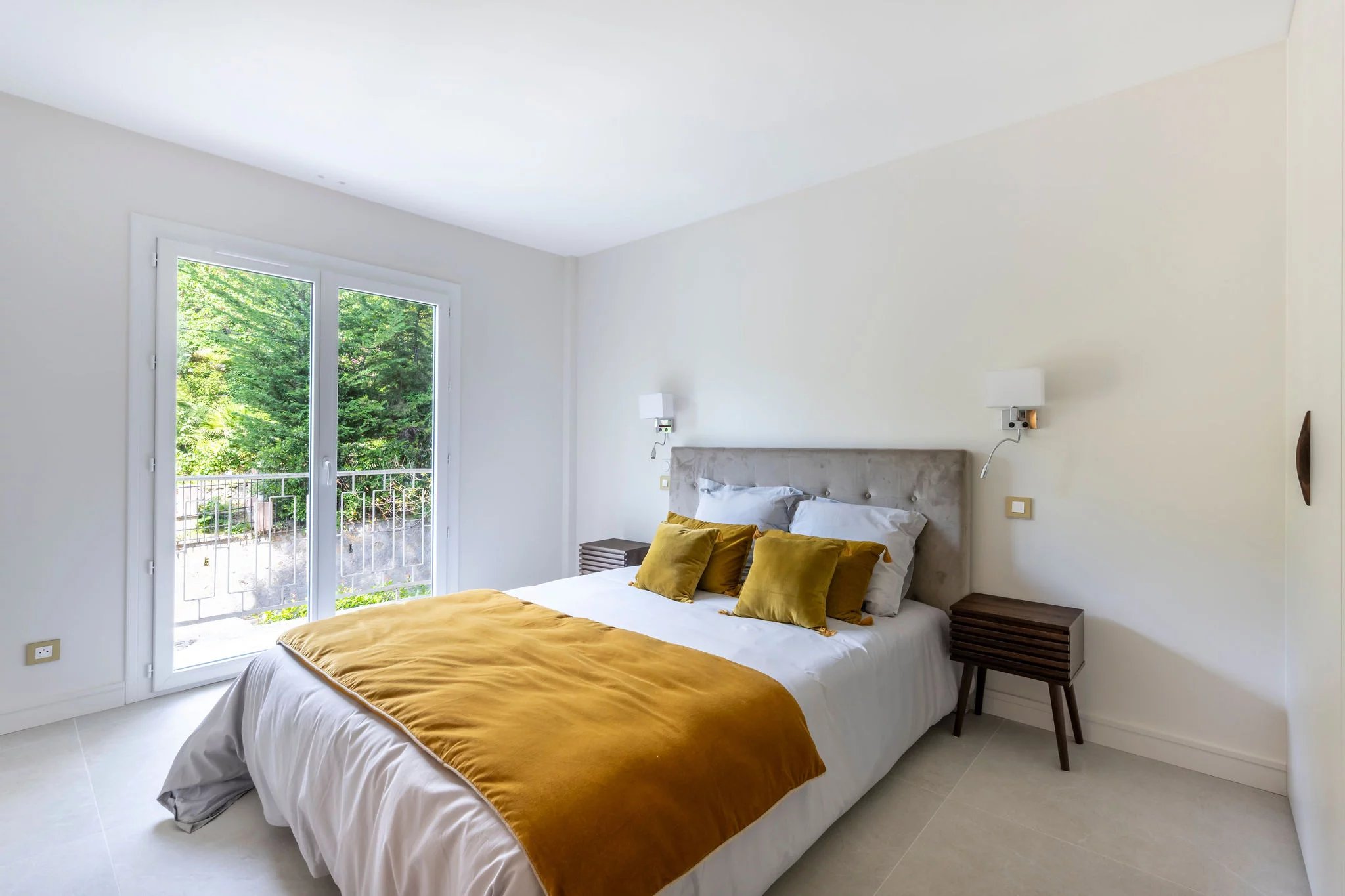  Image of Apartment - 2 Bedrooms for Sale in Alpes-Maritimes-Cannes-France, Image 18