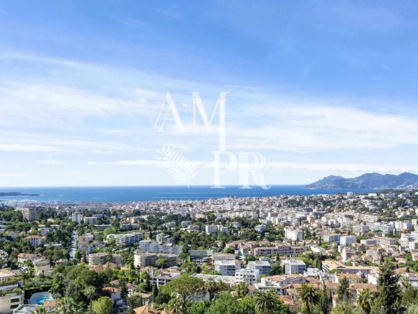 Luxury Sea View Apartment in Le Cannet | Panoramic Cannes Bay Vista — photo 2