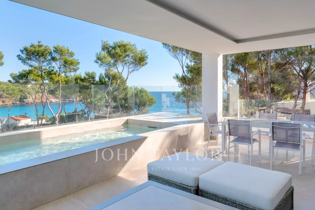 Apartment for sale in Cala llenya — Exclusive apartmen with stunning sea views in Cala Llenya