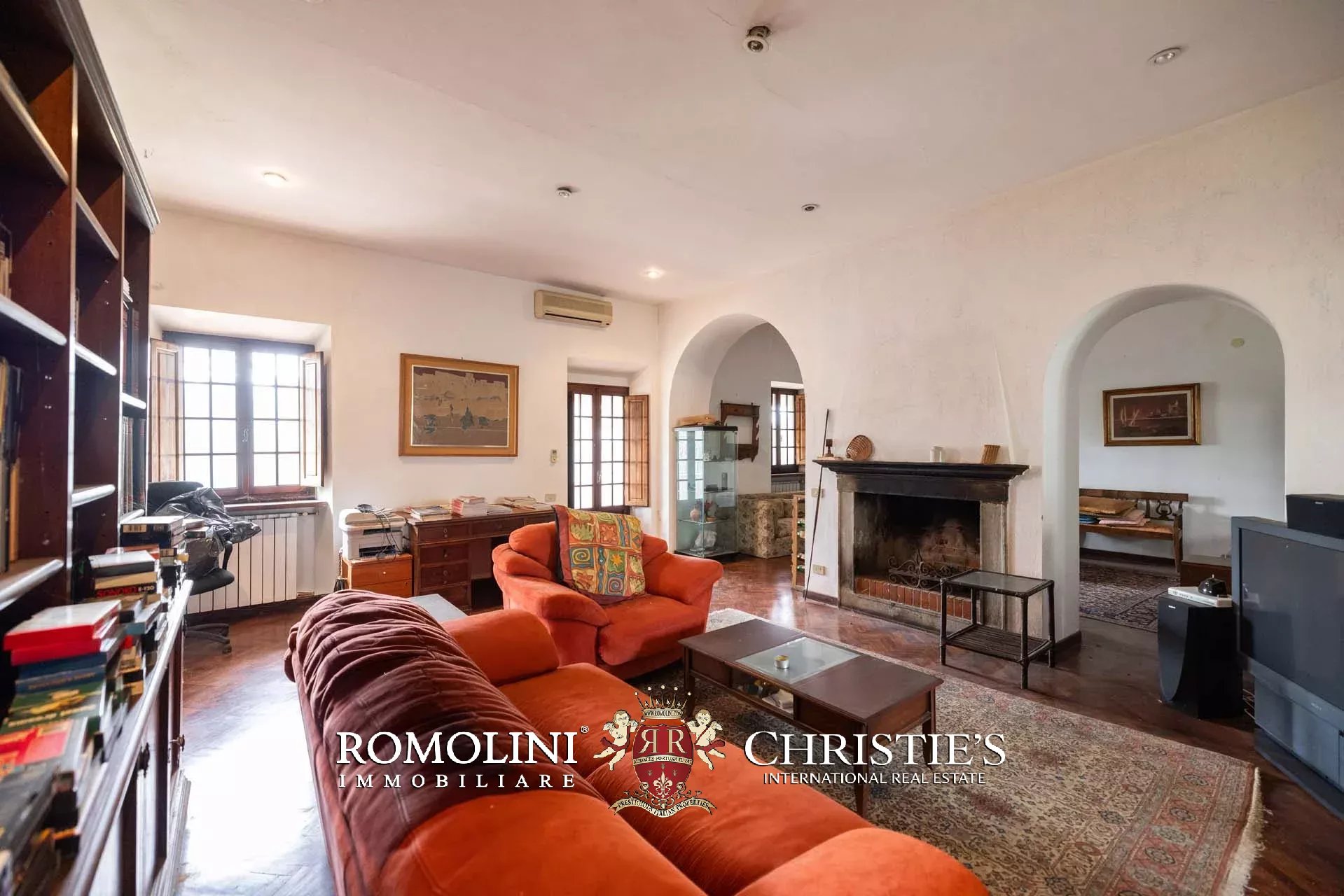 7 Bedroom Villa/Townhouse's Image 33