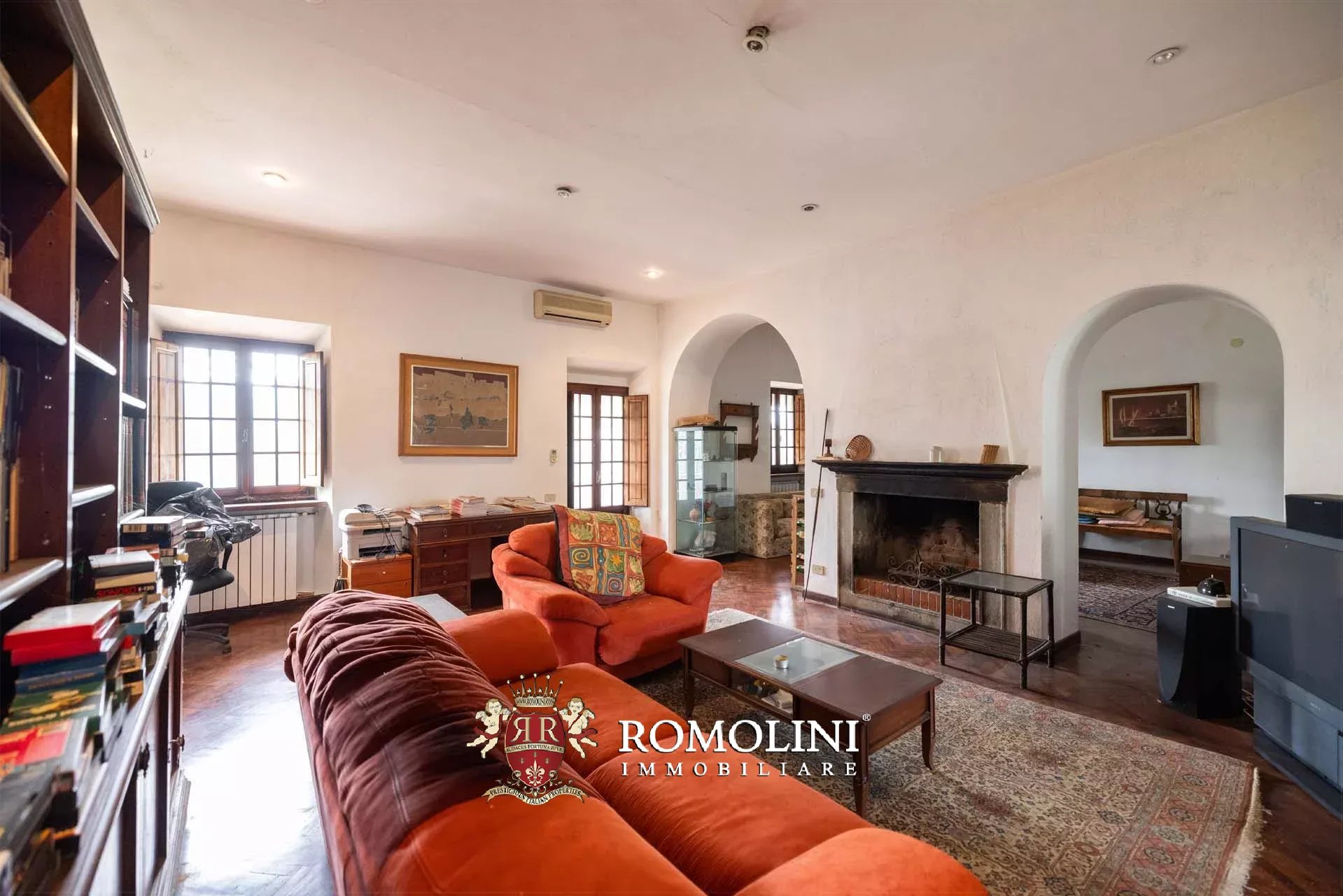 7 Bedroom Villa/Townhouse's Image 33