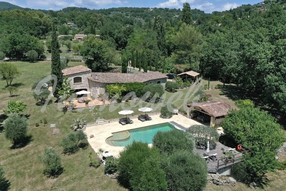 Fayence – Propriété de charme 280 m² avec piscine, pool house et 1,5 hectare de terrain