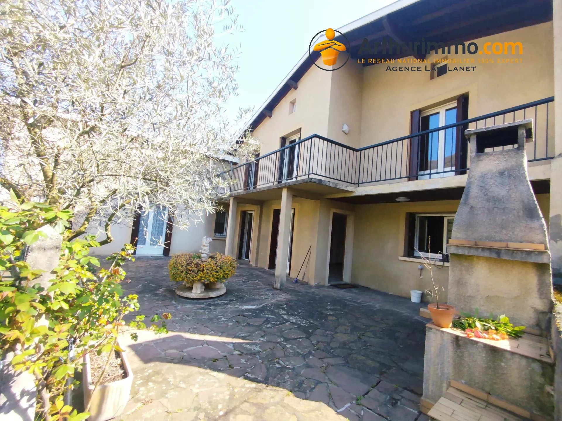 Agence immobilière de 