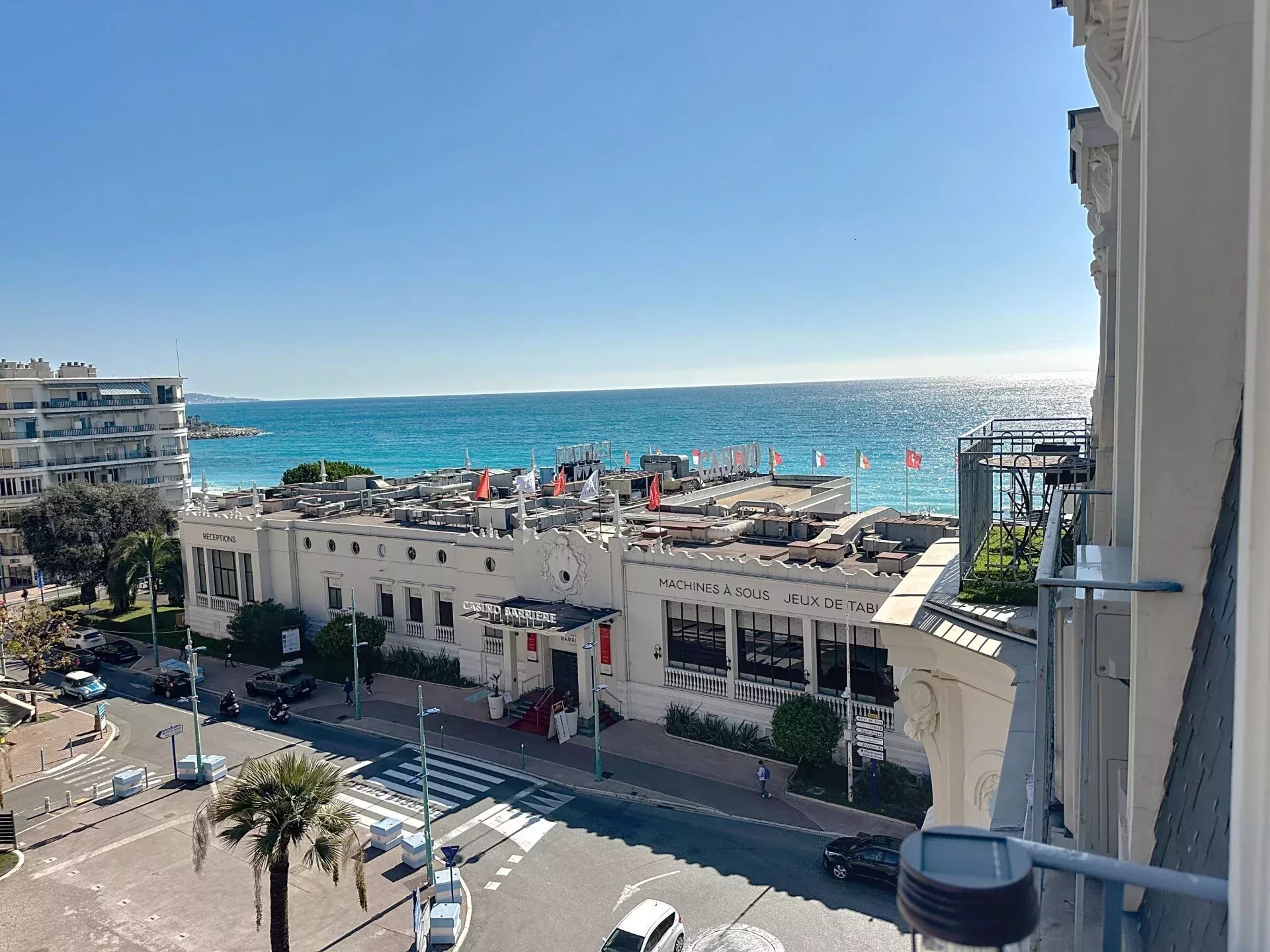 MENTON CASINO - 2 PIECES VUE MER DERNIER ETAGE