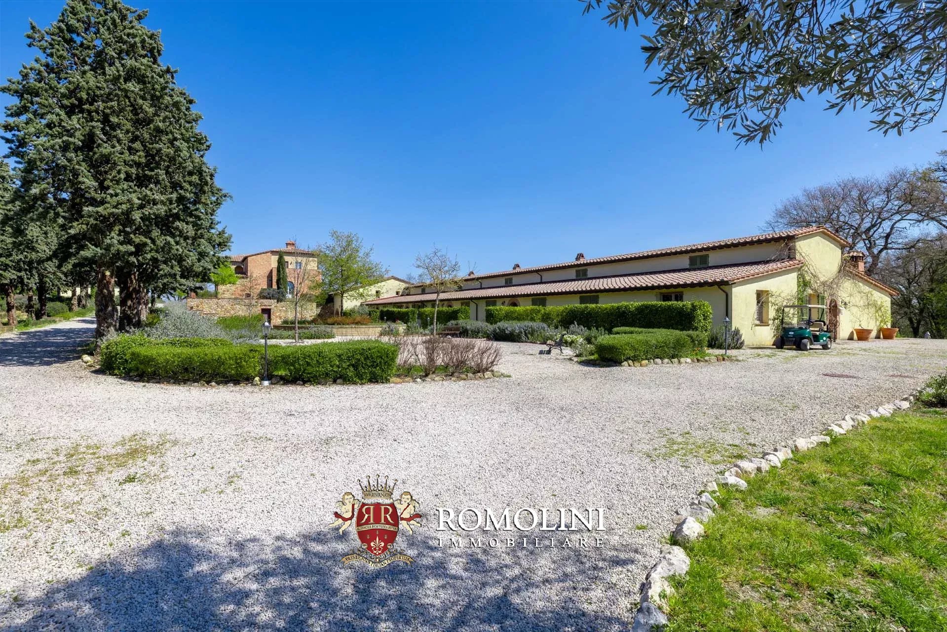 LUXUSANLAGE MIT 19 WOHNUNGEN IN DER TOSKANA, VAL D'ORCIA