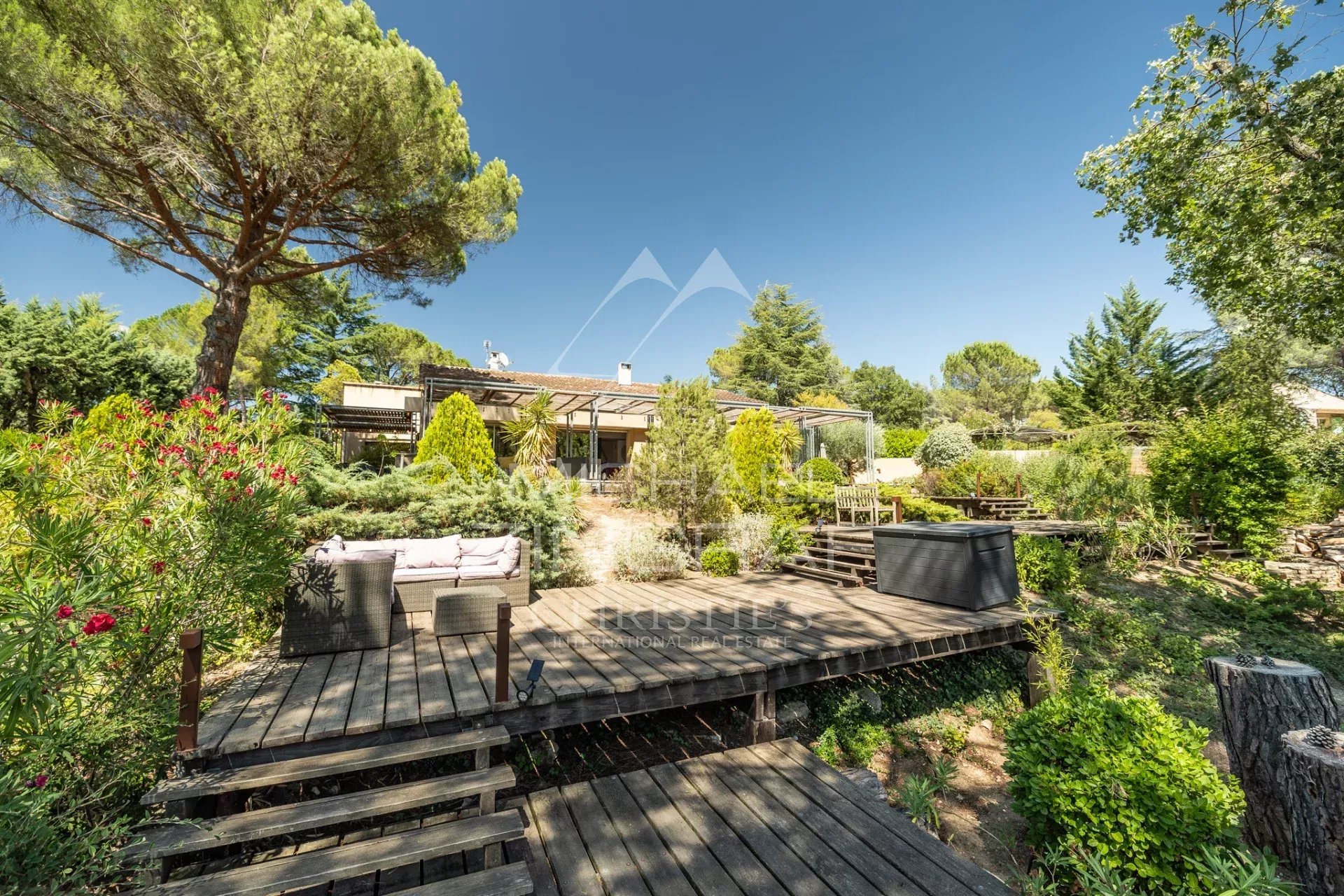 6 Bedroom Villa/Townhouse's Image 10