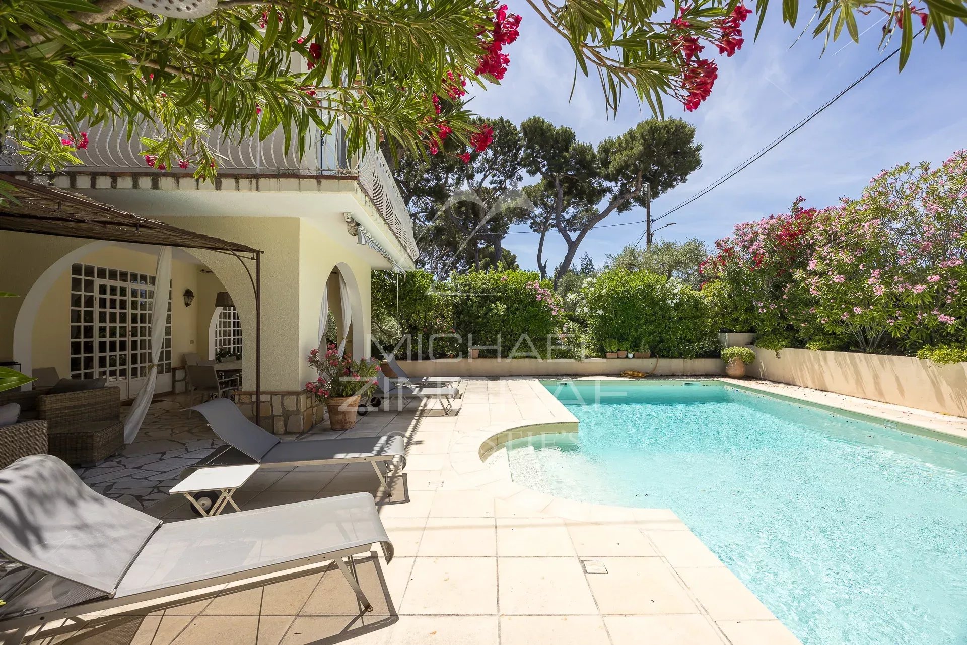 4 Bedroom Villa/Townhouse's Image 7